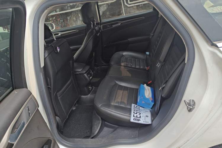 Used Ford Mondeo 2013 2.0L GTDi 200 Fashion Edition Left Rear Seat