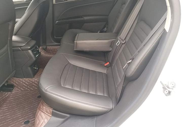Used Ford Mondeo 2013 2.0L GTDi 200 Luxury Model Left Rear Seat