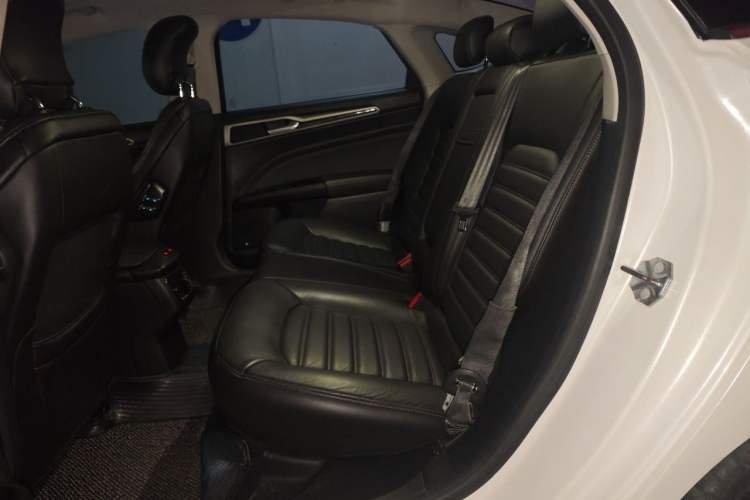 Used Ford Mondeo 2013 2.0L GTDi240 Flagship Edition Left Rear Seat