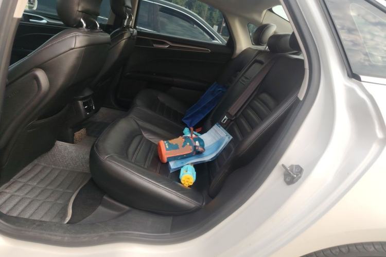 Used Ford Mondeo 2013 2.0L GTDi 200 Fashion Edition Left Rear Seat