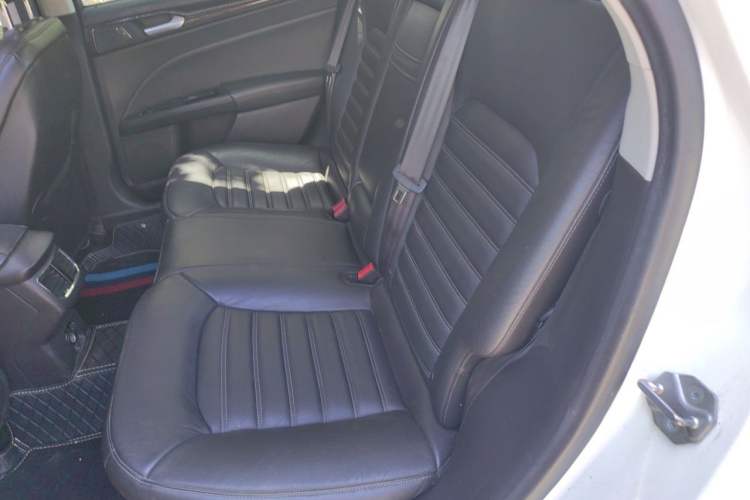 Used Ford Mondeo 2013 2.0L GTDi 200 Fashion Edition Left Rear Seat