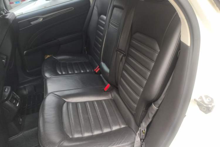Used Ford Mondeo 2013 2.0L GTDi240 Flagship Edition Left Rear Seat