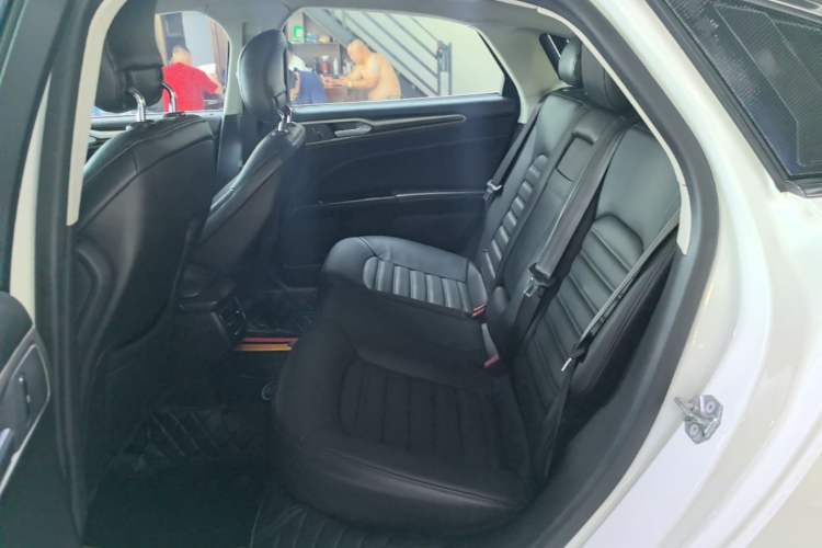 Used Ford Mondeo 2013 2.0L GTDi 200 Fashion Edition Left Rear Seat