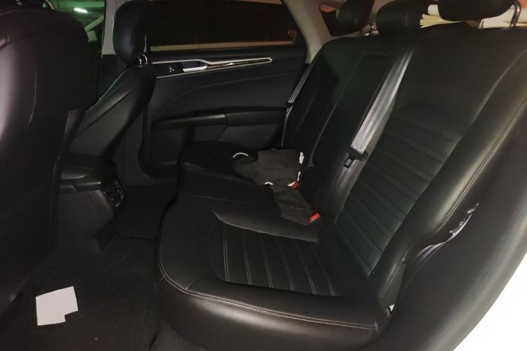 Used Ford Mondeo 2013 2.0L GTDi 200 Luxury Model Left Rear Seat