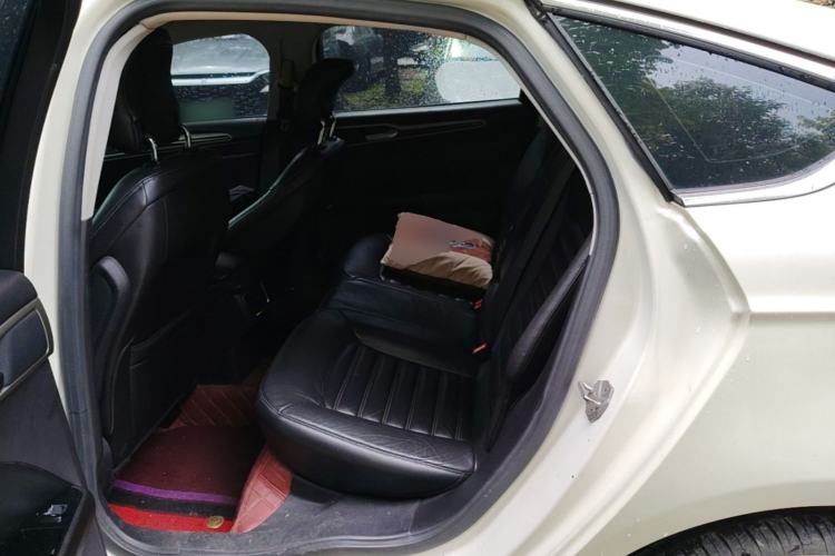 Used Ford Mondeo 2013 2.0L GTDi 200 Luxury Model Left Rear Seat