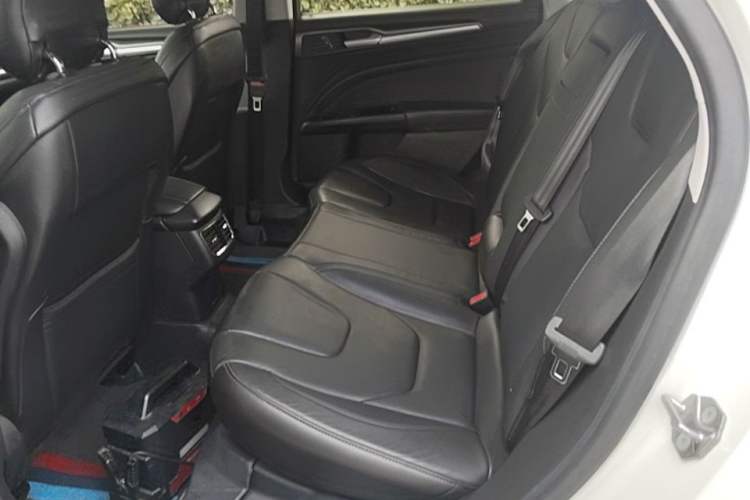 Used Ford Mondeo 2013 2.0L GTDi240 Luxury Sport Model Left Rear Seat