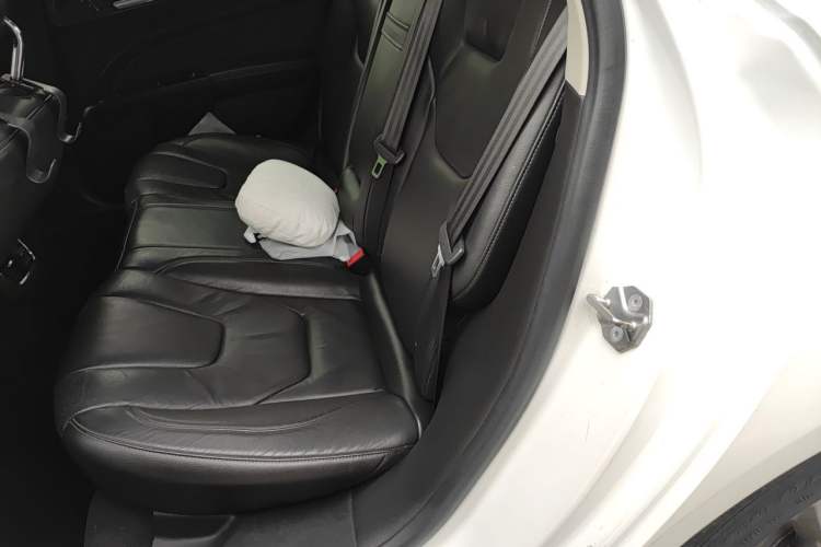 Used Ford Mondeo 2013 2.0L GTDi240 Luxury Sport Model Left Rear Seat