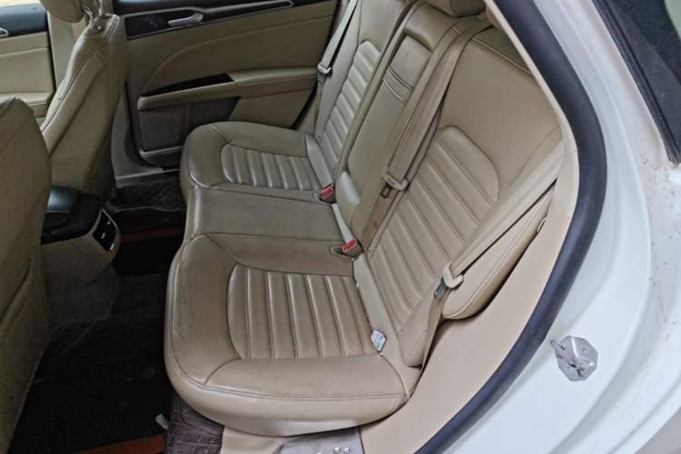 Used Ford Mondeo 2013 2.0L GTDi 200 Luxury Model Left Rear Seat