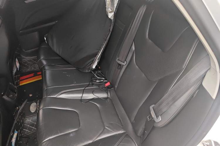 Used Ford Mondeo 2013 2.0L GTDi240 Ultimate Edition Left Rear Seat