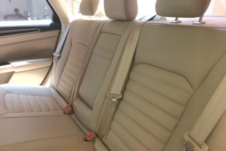 Used Ford Mondeo 2013 2.0L GTDi 200 Fashion Edition Left Rear Seat