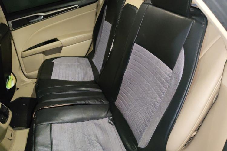 Used Ford Mondeo 2013 2.0L GTDi 200 Fashion Edition Left Rear Seat