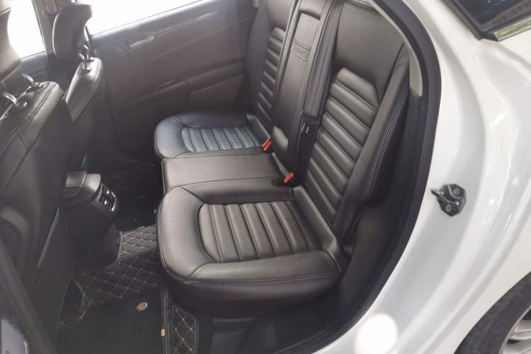 Used Ford Mondeo 2013 2.0L GTDi 200 Fashion Edition Left Rear Seat