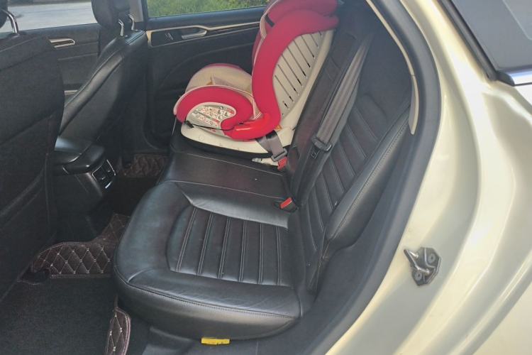 Used Ford Mondeo 2013 2.0L GTDi 200 Luxury Model Left Rear Seat