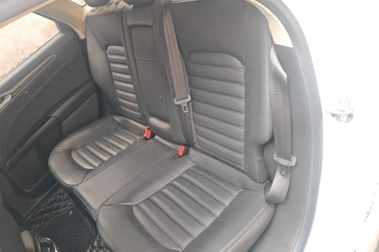 Used Ford Mondeo 2013 2.0L GTDi 200 Luxury Model Left Rear Seat