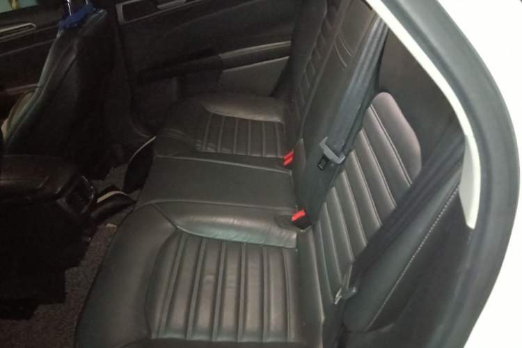Used Ford Mondeo 2013 2.0L GTDi 200 Luxury Model Left Rear Seat