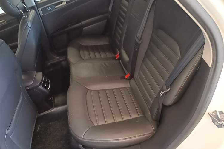 Used Ford Mondeo 2013 2.0L GTDi 200 Fashion Edition Left Rear Seat