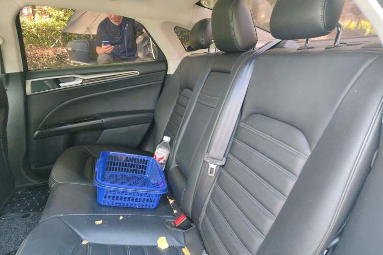 Used Ford Mondeo 2013 2.0L GTDi 200 Luxury Model Left Rear Seat