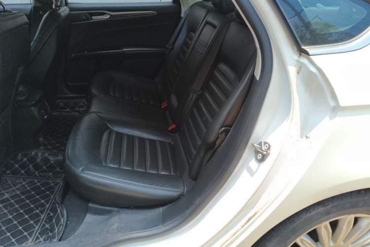 Used Ford Mondeo 2013 2.0L GTDi 200 Luxury Model Left Rear Seat