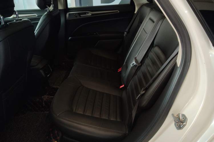 Used Ford Mondeo 2013 2.0L GTDi 200 Fashion Edition Left Rear Seat