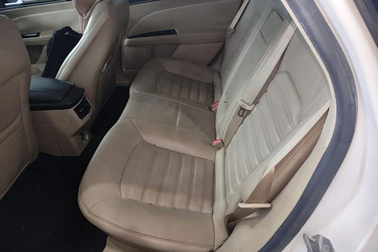 Used Ford Mondeo 2013 2.0L GTDi 200 Fashion Edition Left Rear Seat