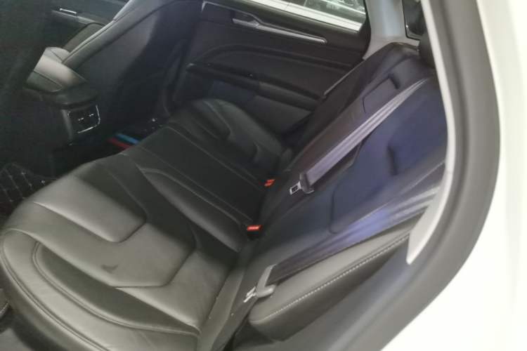 Used Ford Mondeo 2013 2.0L GTDi240 Luxury Sport Model Left Rear Seat