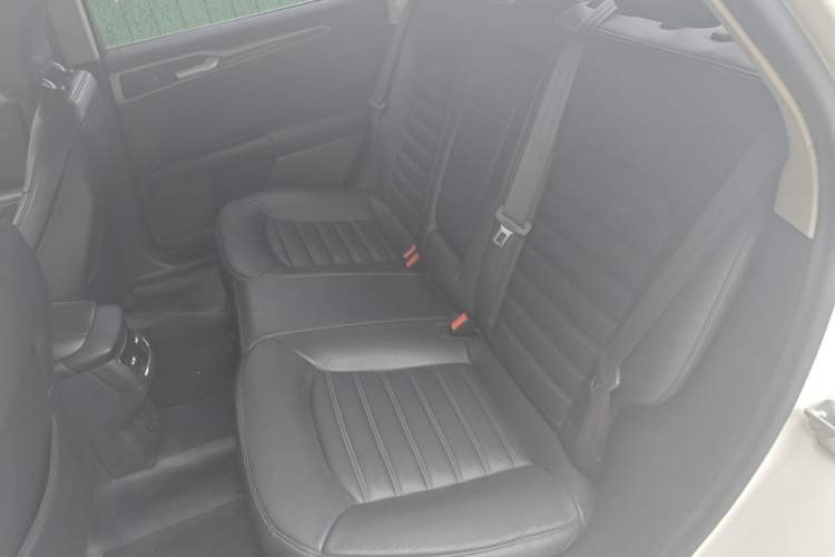 Used Ford Mondeo 2013 2.0L GTDi 200 Luxury Model Left Rear Seat