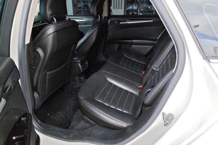 Used Ford Mondeo 2013 1.5L GTDi180 Fashion Edition Left Rear Seat