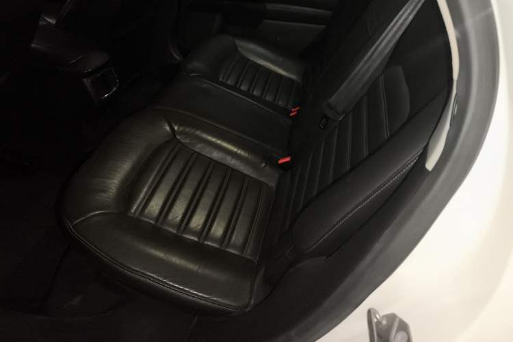 Used Ford Mondeo 2013 2.0L GTDi 200 Fashion Edition Left Rear Seat