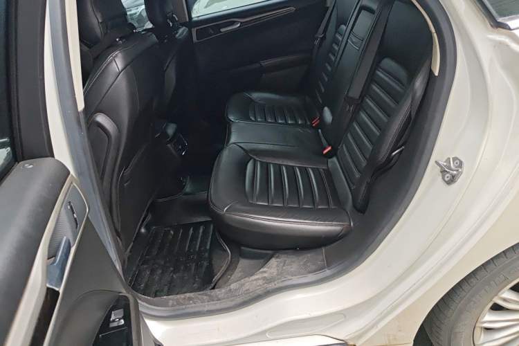 Used Ford Mondeo 2013 2.0L GTDi 200 Luxury Model Left Rear Seat