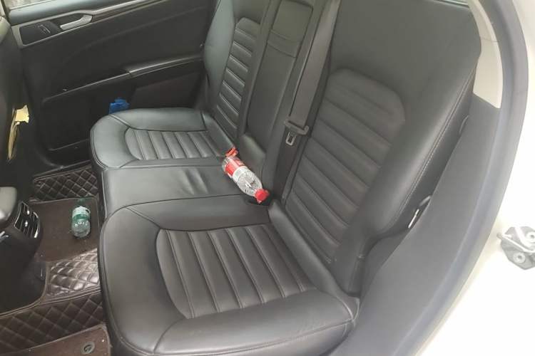 Used Ford Mondeo 2013 2.0L GTDi 200 Luxury Model Left Rear Seat
