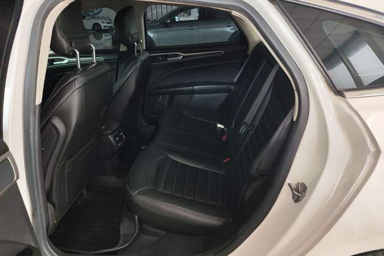 Used Ford Mondeo 2013 2.0L GTDi 200 Fashion Edition Left Rear Seat