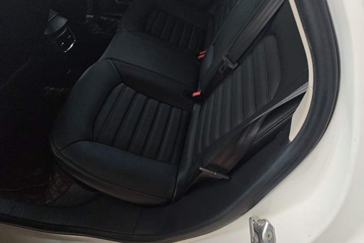 Used Ford Mondeo 2013 2.0L GTDi 200 Fashion Edition Left Rear Seat