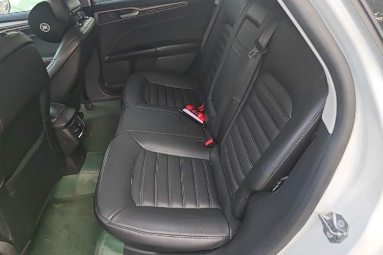 Used Ford Mondeo 2013 2.0L GTDi 200 Fashion Edition Left Rear Seat