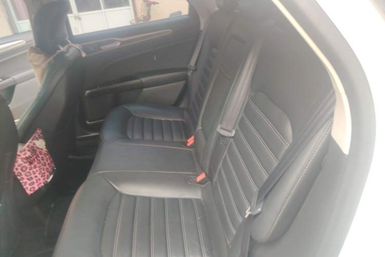 Used Ford Mondeo 2013 2.0L GTDi 200 Luxury Model Left Rear Seat
