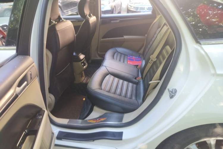 Used Ford Mondeo 2013 1.5L GTDi180 Comfort Model Left Rear Seat