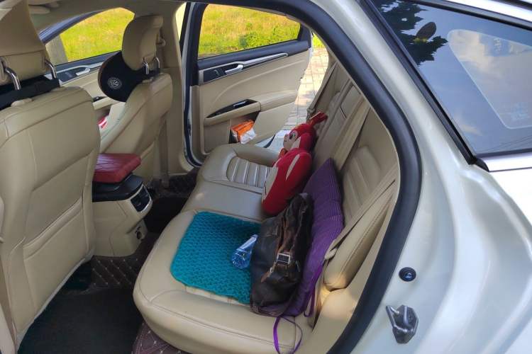 Used Ford Mondeo 2013 2.0L GTDi 200 Fashion Edition Left Rear Seat