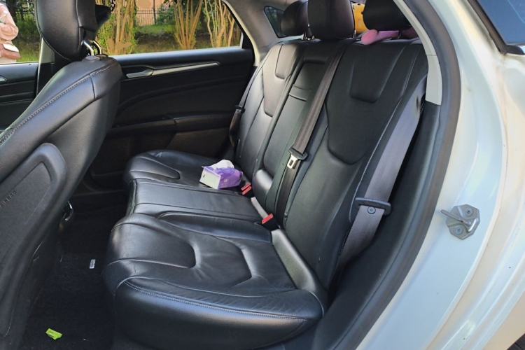 Used Ford Mondeo 2013 2.0L GTDi240 Luxury Sport Model Left Rear Seat