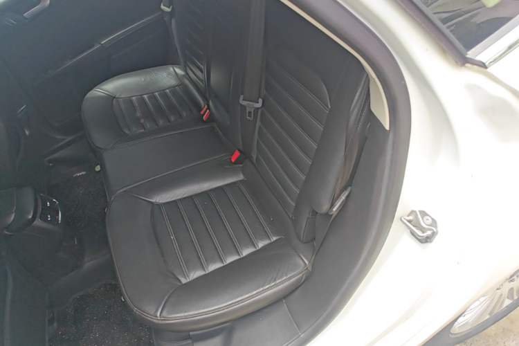 Used Ford Mondeo 2013 2.0L GTDi 200 Luxury Model Left Rear Seat