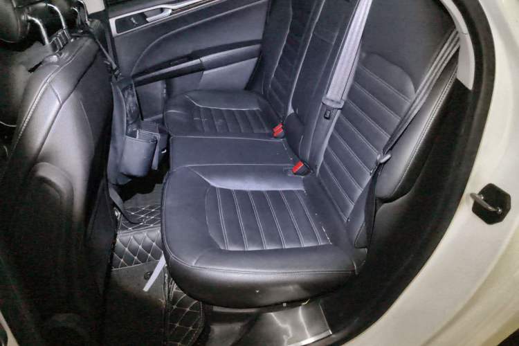 Used Ford Mondeo 2013 2.0L GTDi 200 Luxury Model Left Rear Seat