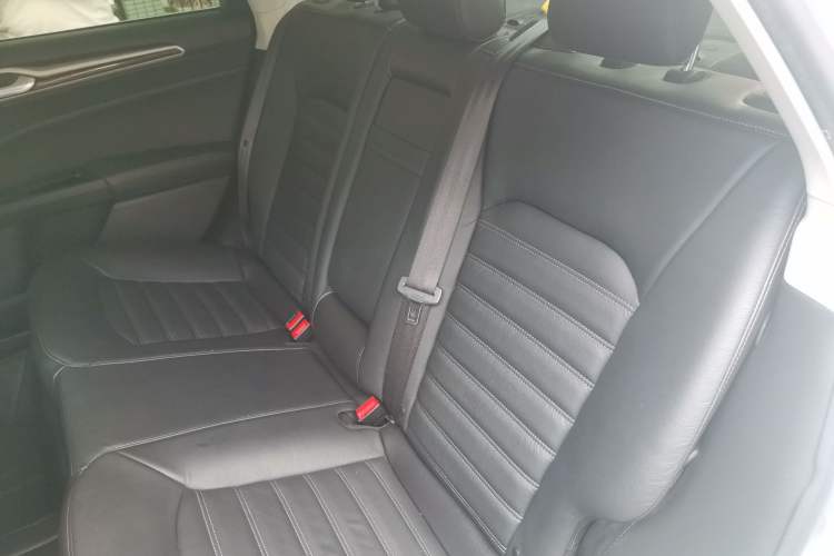 Used Ford Mondeo 2013 2.0L GTDi 200 Luxury Model Left Rear Seat