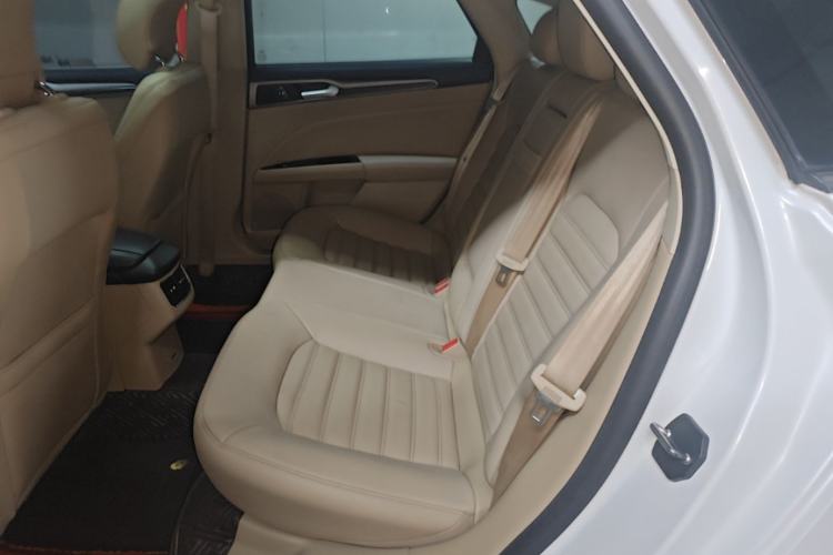 Used Ford Mondeo 2013 2.0L GTDi 200 Luxury Model Left Rear Seat