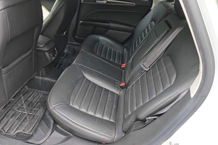Used Ford Mondeo 2013 2.0L GTDi 200 Fashion Edition Left Rear Seat