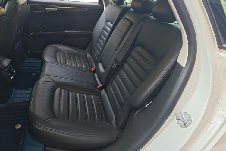Used Ford Mondeo 2013 2.0L GTDi 200 Fashion Edition Left Rear Seat