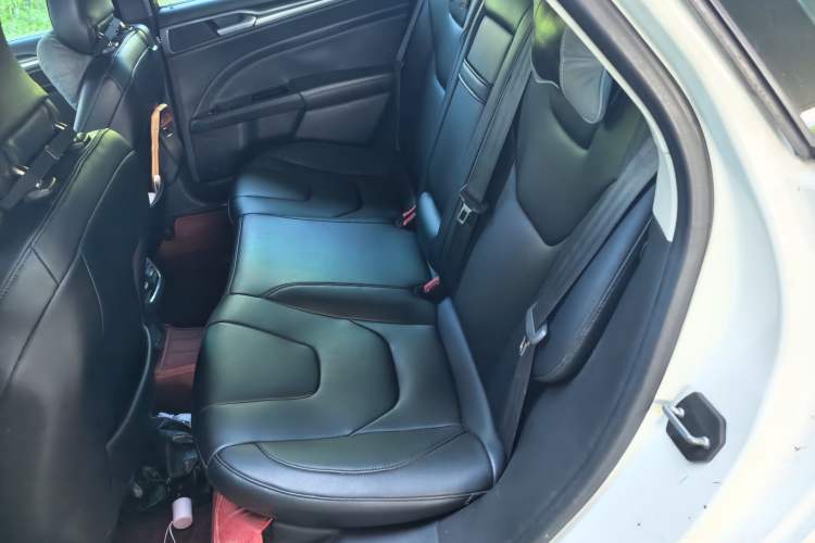 Used Ford Mondeo 2013 2.0L GTDi240 Luxury Sport Model Left Rear Seat