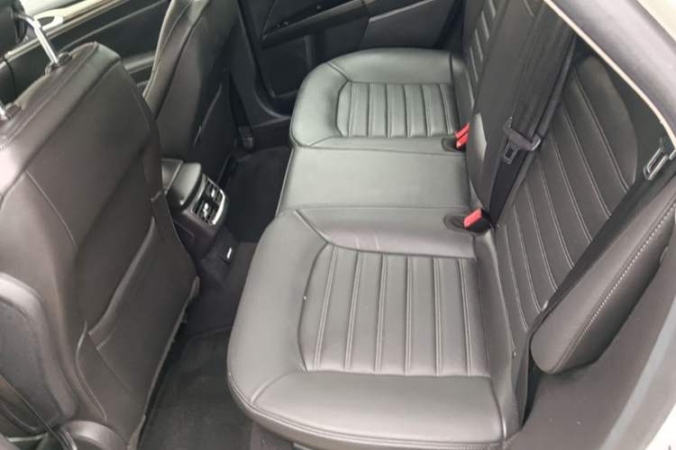 Used Ford Mondeo 2013 2.0L GTDi 200 Luxury Model Left Rear Seat