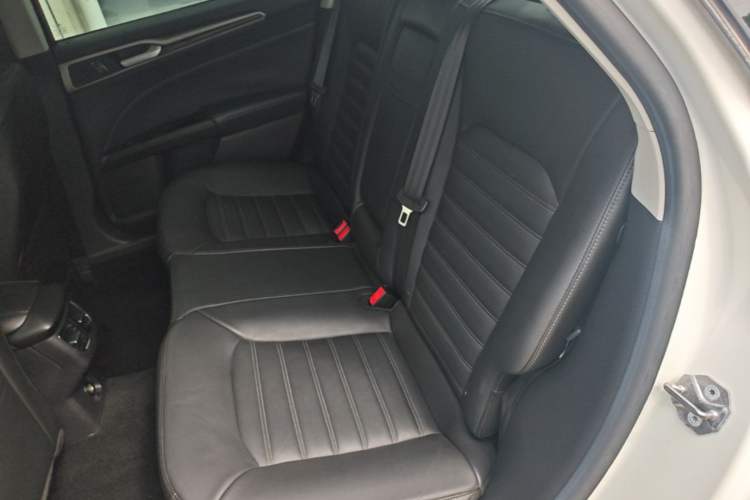 Used Ford Mondeo 2013 2.0L GTDi 200 Luxury Model Left Rear Seat