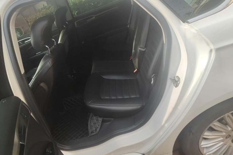 Used Ford Mondeo 2013 2.0L GTDi 200 Luxury Model Left Rear Seat