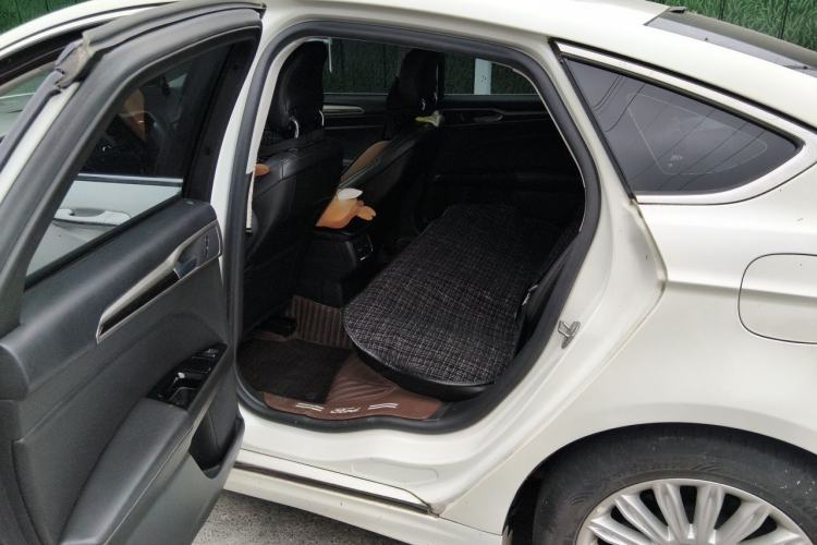 Used Ford Mondeo 2013 2.0L GTDi 200 Fashion Edition Left Rear Seat