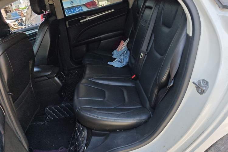 Used Ford Mondeo 2013 2.0L GTDi240 Luxury Sport Model Left Rear Seat