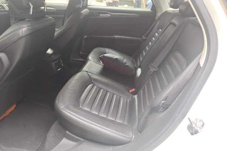 Used Ford Mondeo 2013 2.0L GTDi 200 Fashion Edition Left Rear Seat